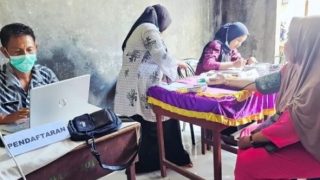 Cen Sui Lan Membawa Lima Dokter Spesialis buat Melayani Masyarakat Pulau Laut