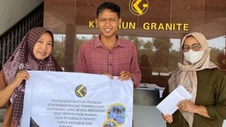 PT Karimun Granite Menyalurkan Program Pemberdayaan Masyarakat