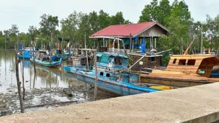 Kunker ke Karimun, Ansar Ahmad Meresmikan Tambatan Perahu Nelayan Senilai Rp319 Juta di Teluk Umah