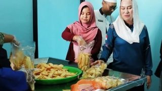 Bupati Natuna Bangga, Keripik Ubi Pelaku UMKM Menembus Pasar Malaysia dan Singapura